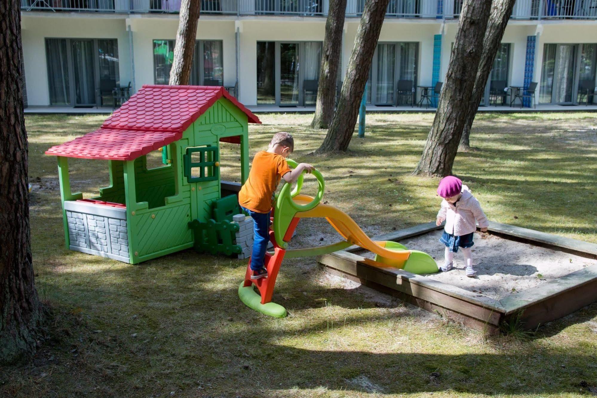 Waterside Resort Darlowko Exterior foto
